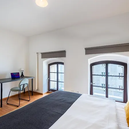 Apartament With Balcony And Parking Near The Museum Praga