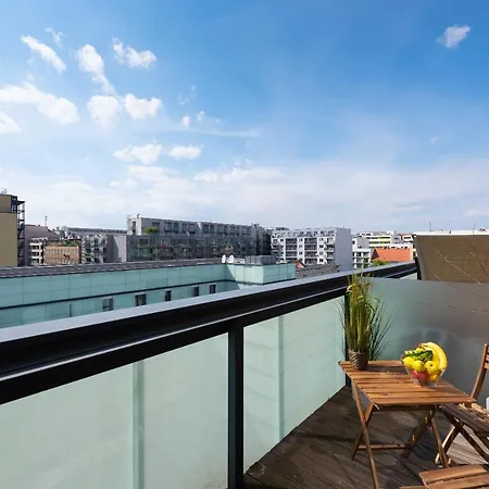 Apartament With Balcony And Parking Near The Museum Praga
