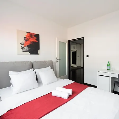 3-room Penthouse With Terrace I Balcony I Metro I Near The Center
