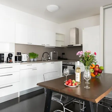 Apartment 3-room Penthouse With Terrace I Balcony I Metro I Near The Center Prag