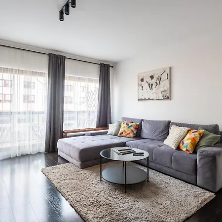 3-room Penthouse With Terrace I Balcony I Metro I Near The Center Apartment Prag