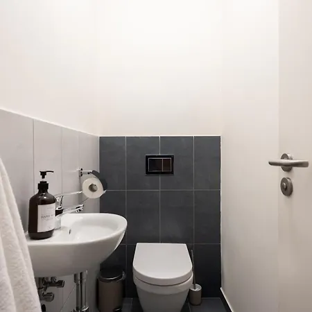 3-room Penthouse With Terrace I Balcony I Metro I Near The Center Apartment