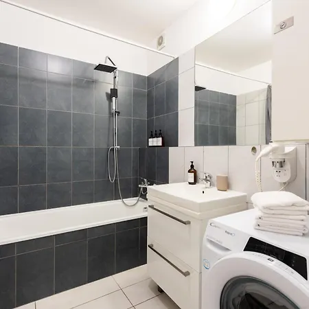 3-room Penthouse With Terrace I Balcony I Metro I Near The Center Apartment *