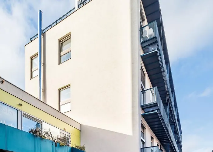 Penthouse With Terrace Near The Center Of *