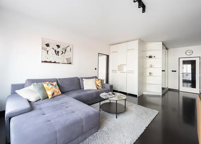 Penthouse With Terrace Near The Center Of *