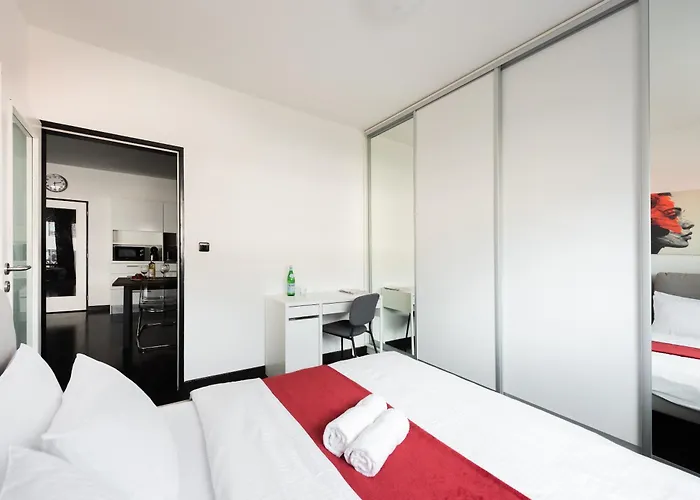 Penthouse With Terrace Near The Center Of